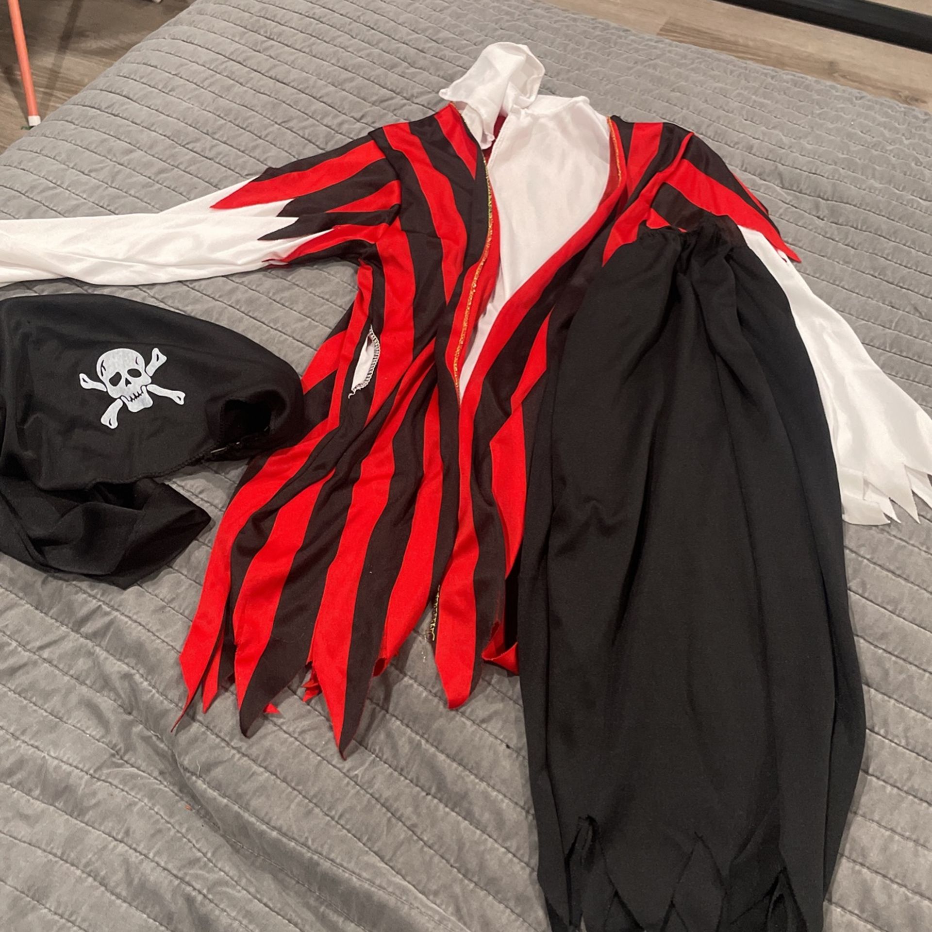 Youth Pirate Size 6-7