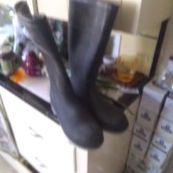 Boots Rubber Sz 8 Excellent Condition $10