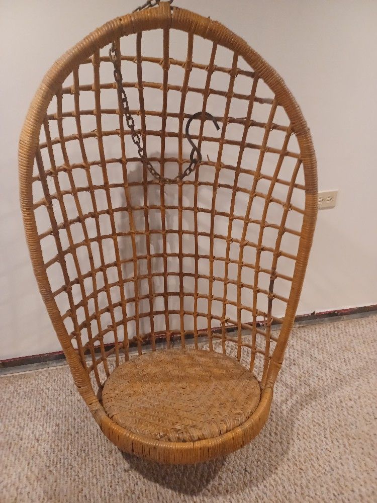 Hanging Wicker Basket Chair.