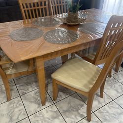 Dining room wood with 6 chairs $200