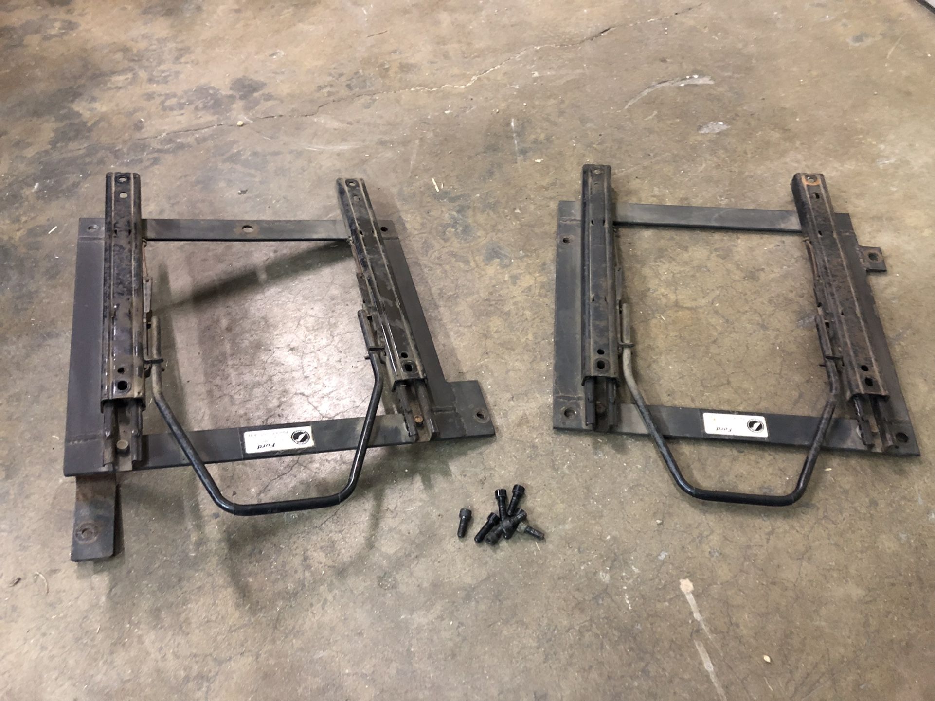 Early Bronco Corbeau Front Seat Mounts