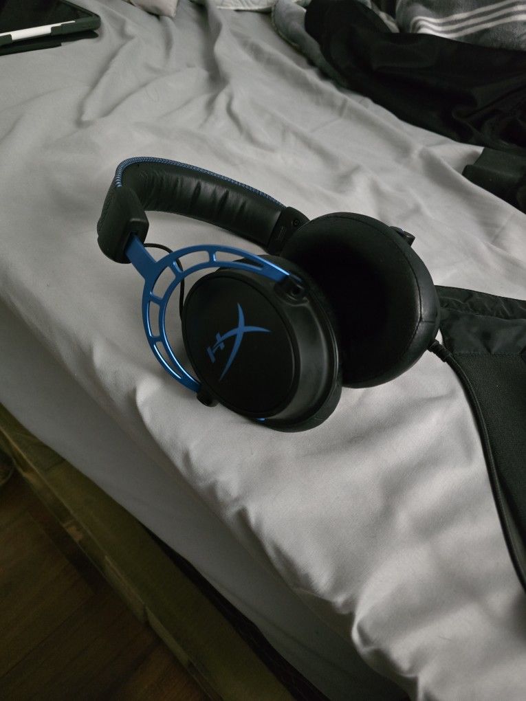 Hyperx Cloud Gaming Headphones.