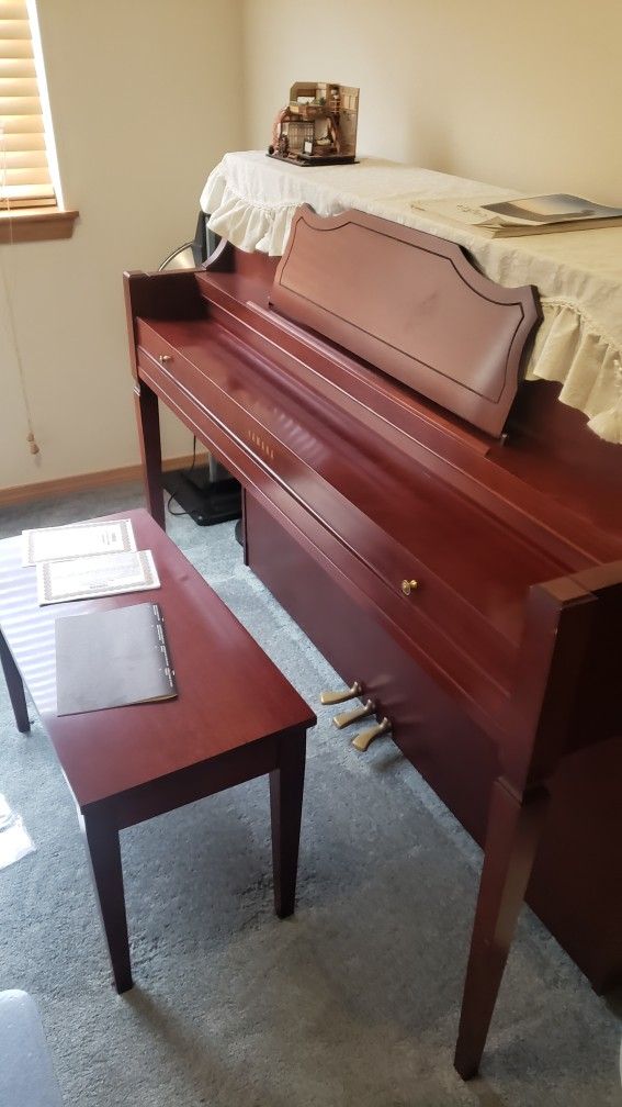 yamaha piano M450BC  2004