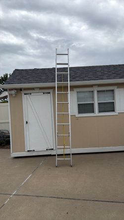Extension ladder aluminum 20 Ft