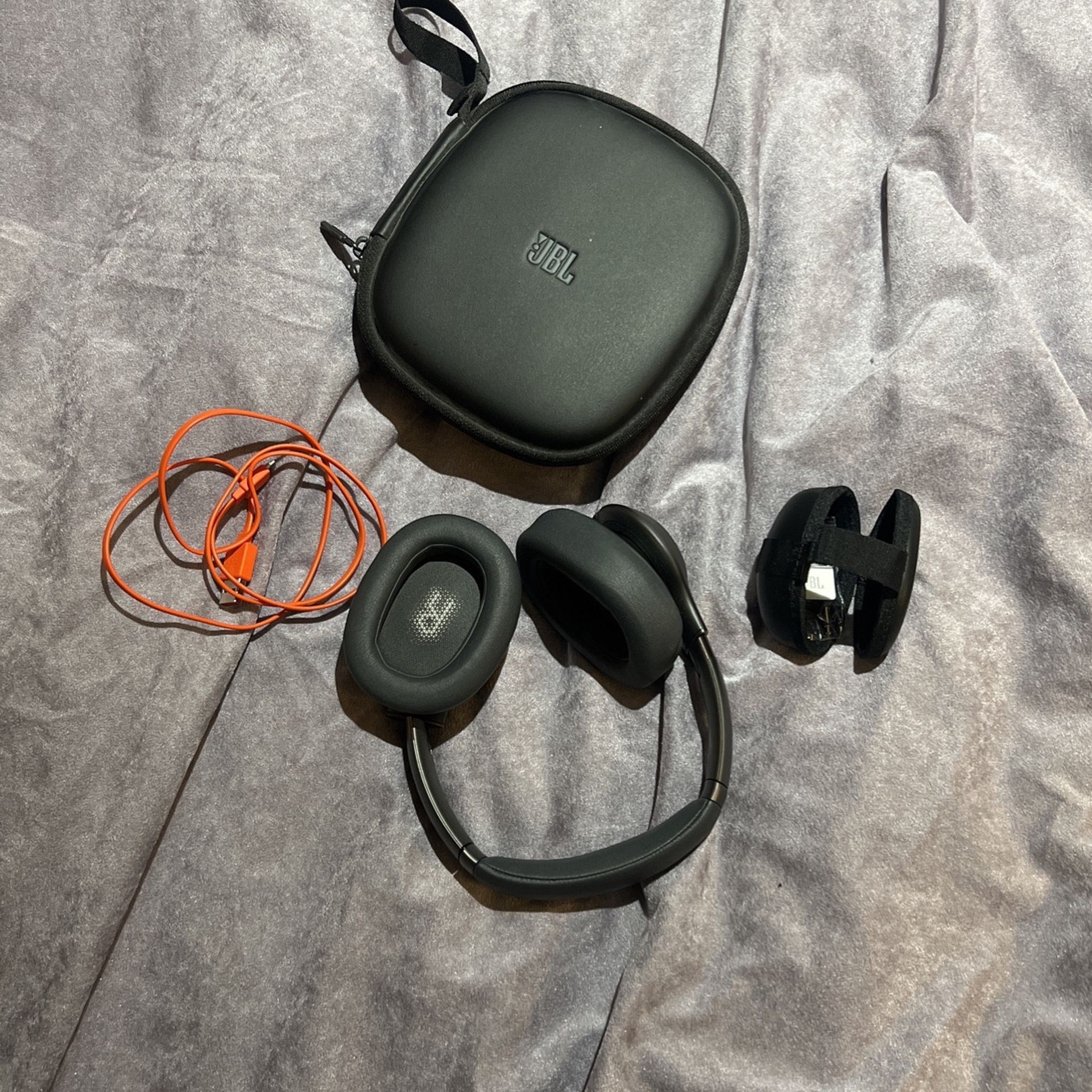 JBL Everest Wireless Headphones
