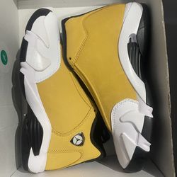 Women’s Size 8.5 Nike And Jordan Shoes