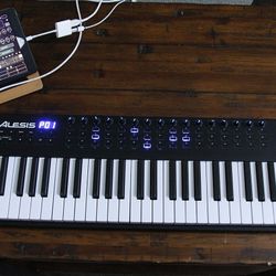 ALESIS VI61 61-KEY KEYBOARD DAW CONTROLLER - Cheap!
