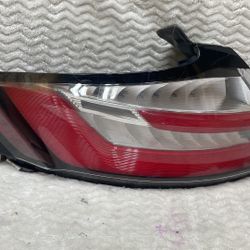 2019 2023 FORD EDGE TAIL LIGHT LEFT DRIVER SIDE OEM 