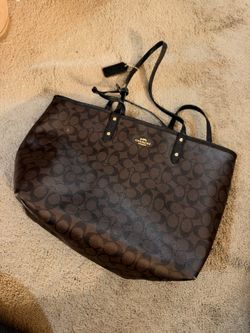 Coach City Tote in Signature Canvas- reversible