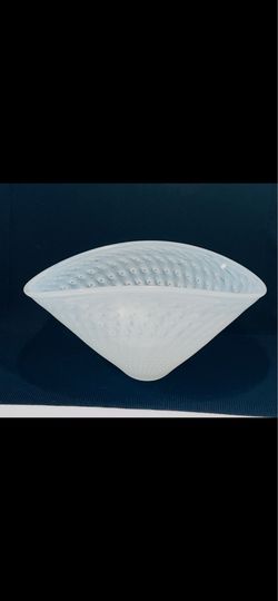 Kosta Boda Goran Warff Art Glass Bowl 13”-10”. Very elegant Art Glass Handmade Bowl is in excellent condition.