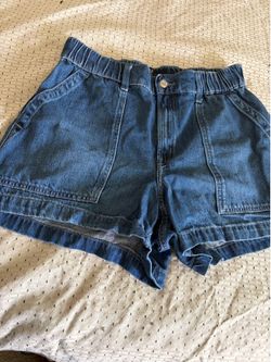 GAP shorts