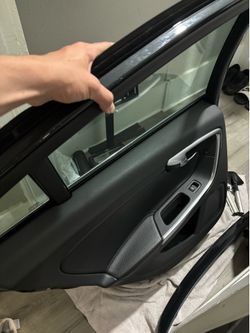 2012 S60 T5 left rear passenger door