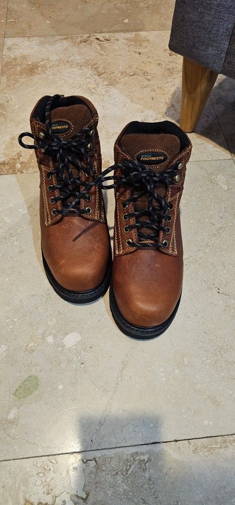 New WOMENS WORK BOOTS 7.5