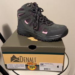 Denali Girls Hiking Boot Size 4