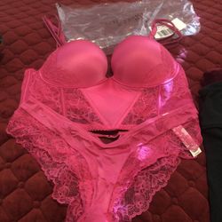 Victoria Secret Set Size 38C AND Panty Size medium New 