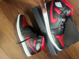 Air Jordan 1 Mid Black Red Sneakers