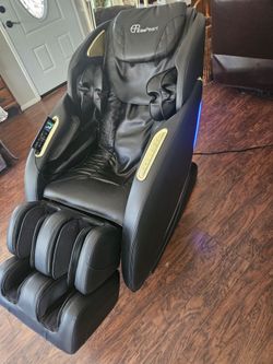 EasPearl R8079 Deluxe Massage Chair