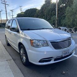 2014 Chrysler Town & Country Touring