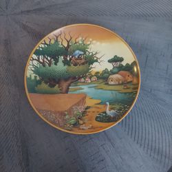 This is a decorative collector plate