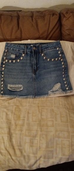"Forever 21" Levi Skirt.    (28 waist)