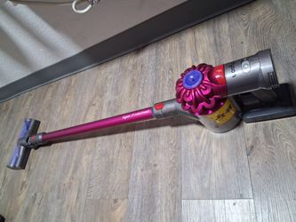 Dyson v 7 cordless stick vacuum.