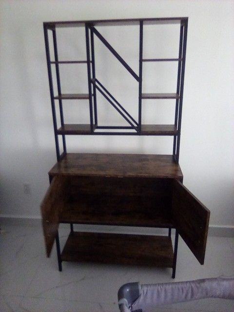 Wooden 4 Piece Matching Furniture Set