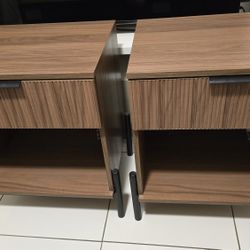 Set Of Two Wooden Nightstand 