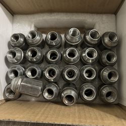Chevy Lugnuts