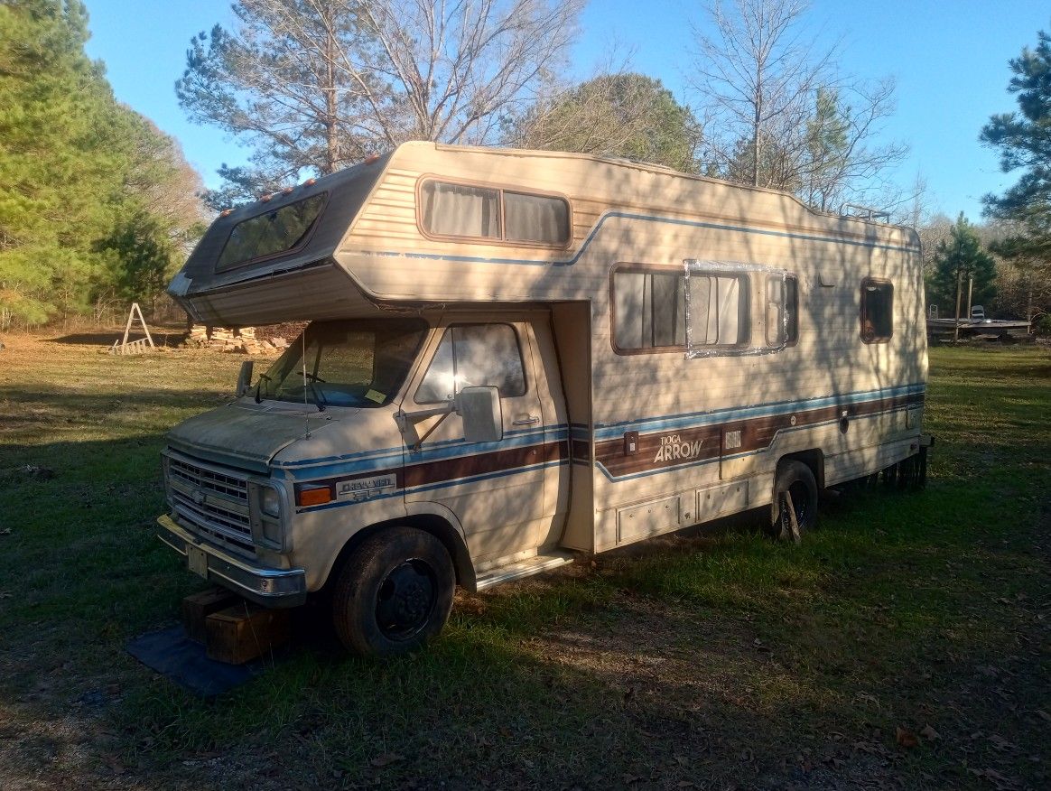 1987 Chevy G30 Tioga Camper