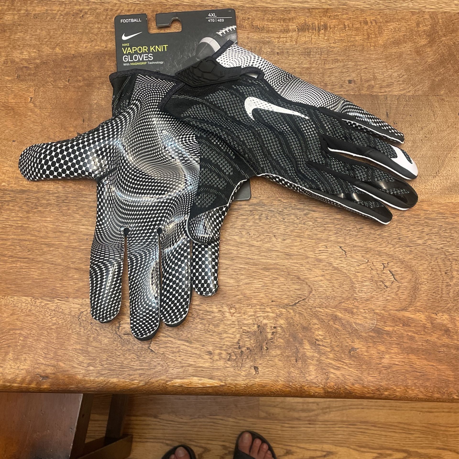 Men's Nike Vapor Knit Magnigrip Black Football Gloves CJ9343 091