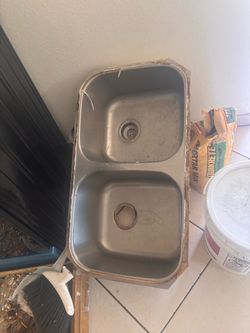 32” under mounting kitchen sink for sale.