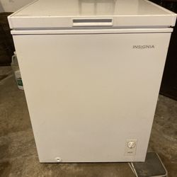 Chest Freezer-insignia 5 Cu Ft