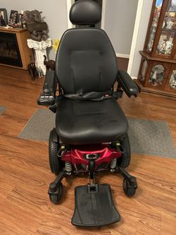 Nice Electric Wheelchair Like Brand New Never Been Used $3000
