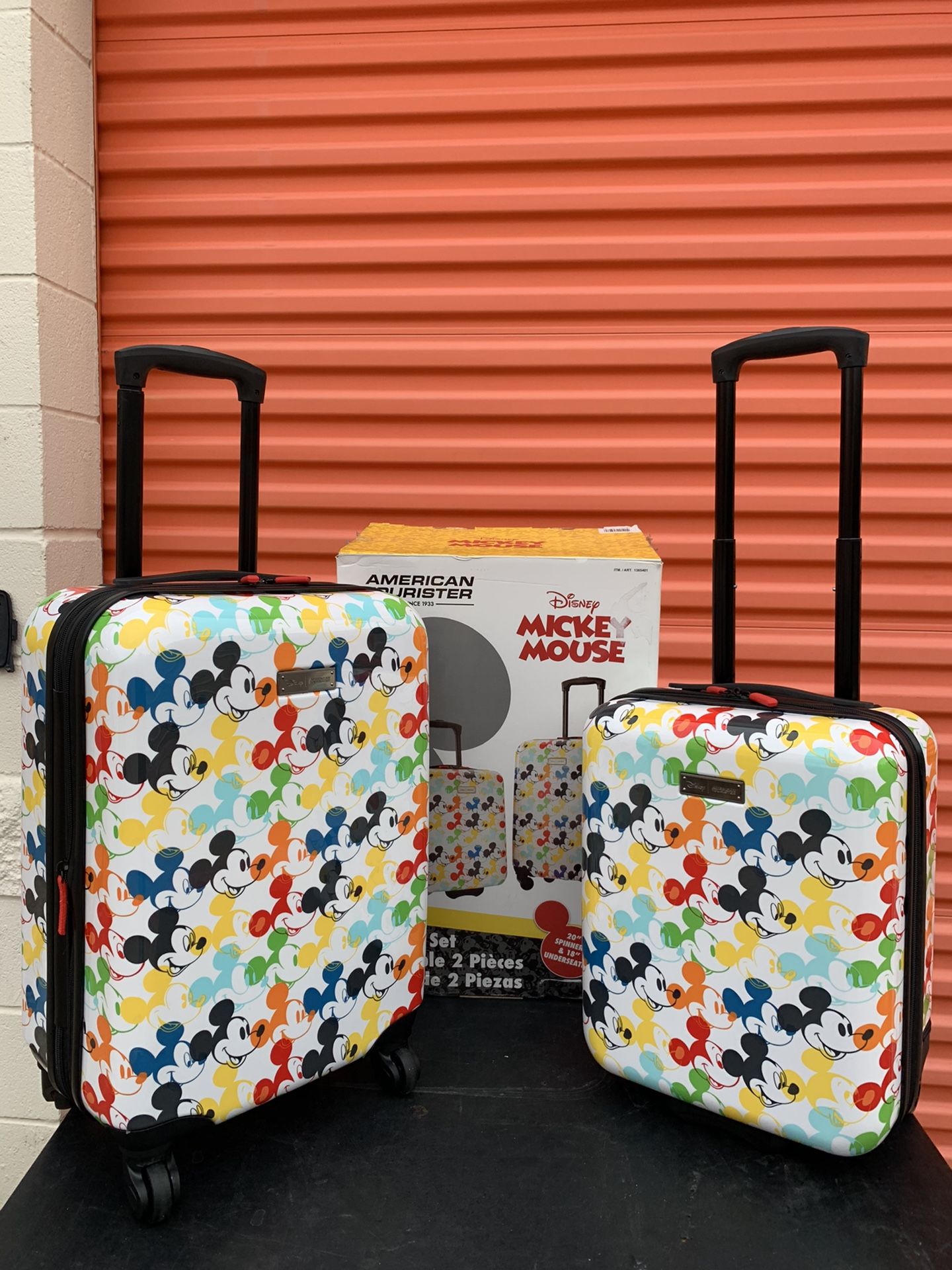 AMERICAN TOURISTER SET