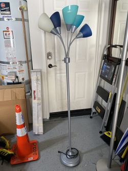 Floor lamp