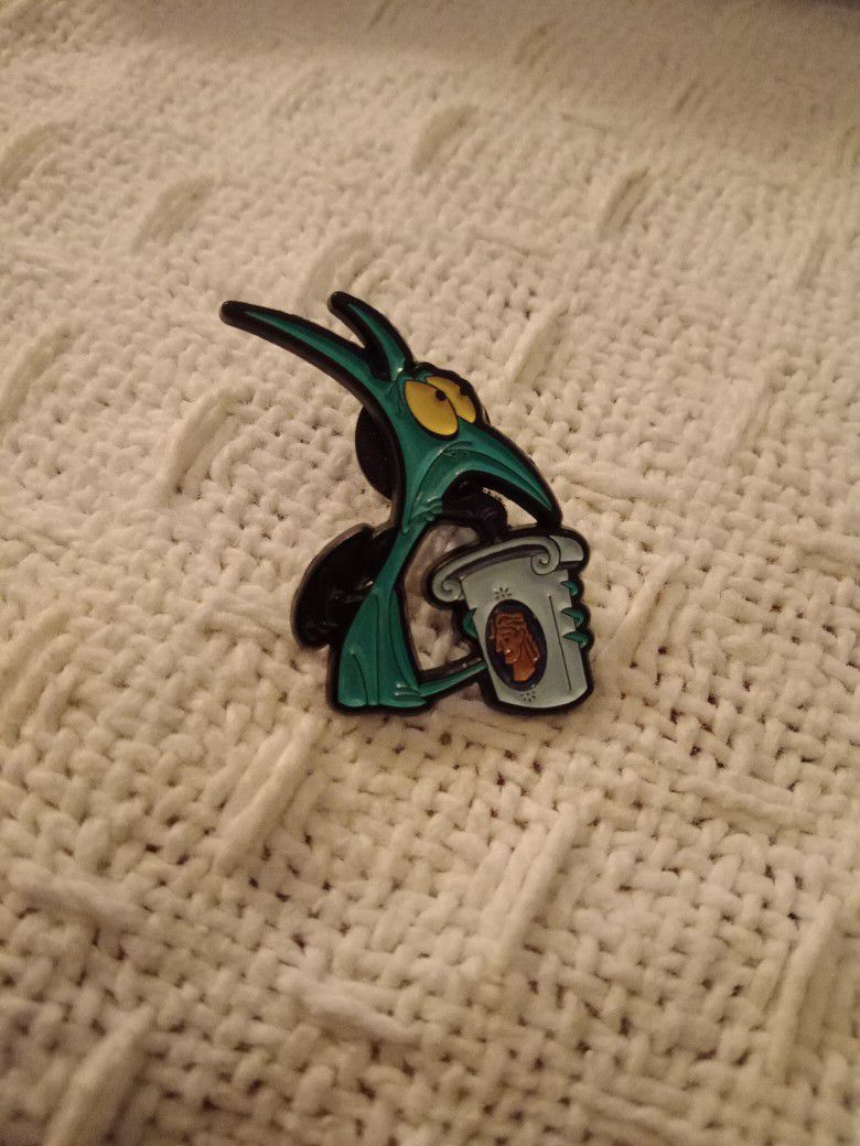 Small Disney Movie Character 90's Vintage Pin/Brooch