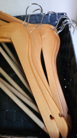 Classic natural wood suit hangers (9 pack)