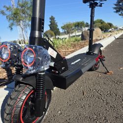 brand New Electric Scooter 23-28mph 25-30miles With Seat Foldable