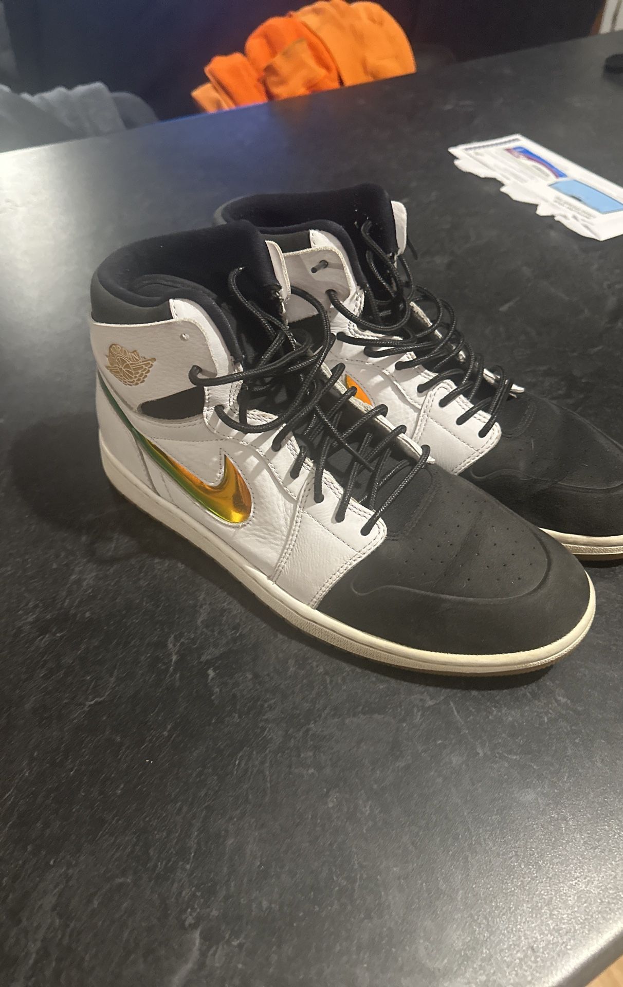 Jordan Retro Nouveau Dunk From Above Size 11, Used