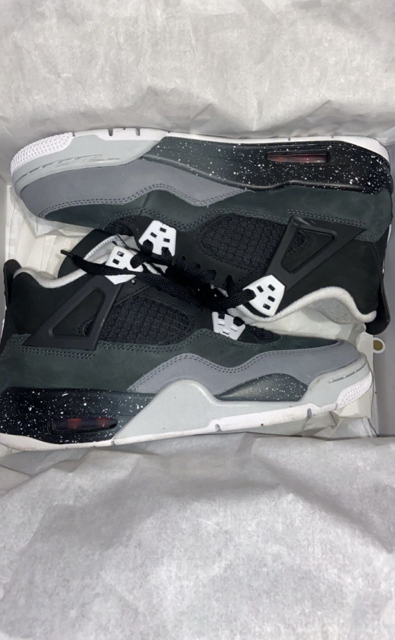Jordan 4 Retro
