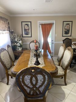 Old World Table & Chairs