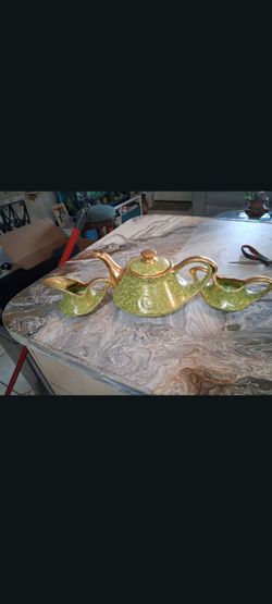 Tea pot with sugar and creamer vase
