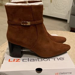 Women’s Size 10 Boots 