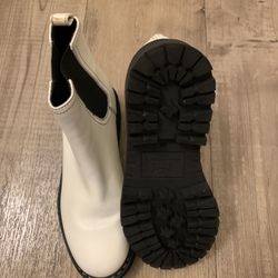 Boot/Size- 6