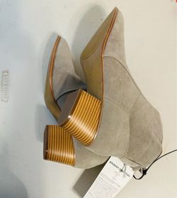 Women's Pointed-Toe Suede Ankle Boots – Taupe/Grey