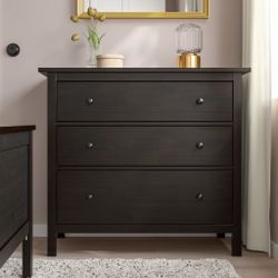 Gorgeous IKEA Hemnes Black-Brown 3 Drawer Dresser 