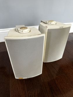 Two Wall Speakers 🔊 🔊 For Only $60