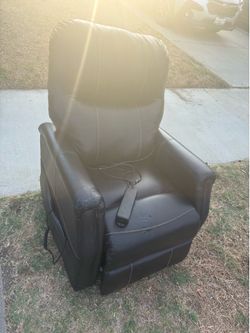 Free lift assist recliner
