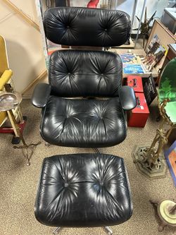 Vintage Plycraft Eames Chair With Footrest