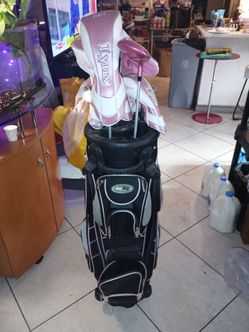 Lynx Lady Crystal Cat Full Set. Lynx Lady Crystal Cat Full Set The Lynx Lady Crystal Cat Full Set is a 14-piece set that includes a 460cc Ti driver wi
